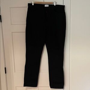 Frame Denim women’s true straight black jeans